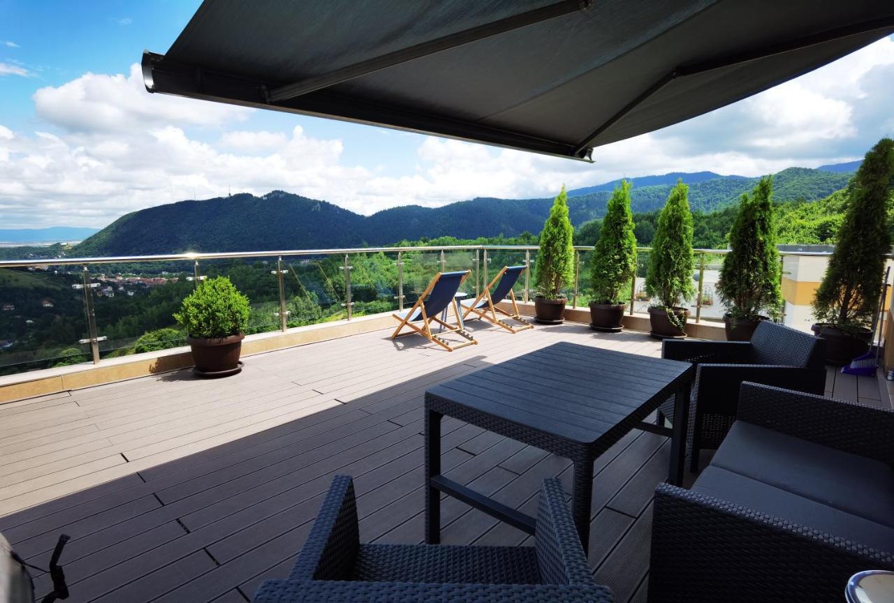 Coroni Seasons Apart With Panoramic View Braşov Exteriör bild